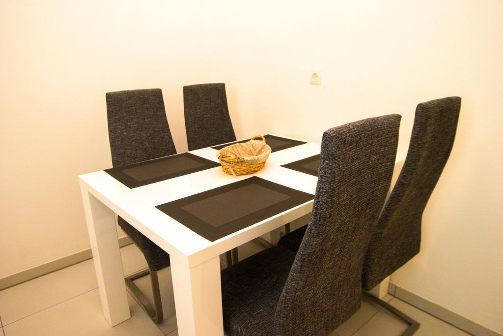 Exklusive Ferienwohnung Geisfeld Habitación foto